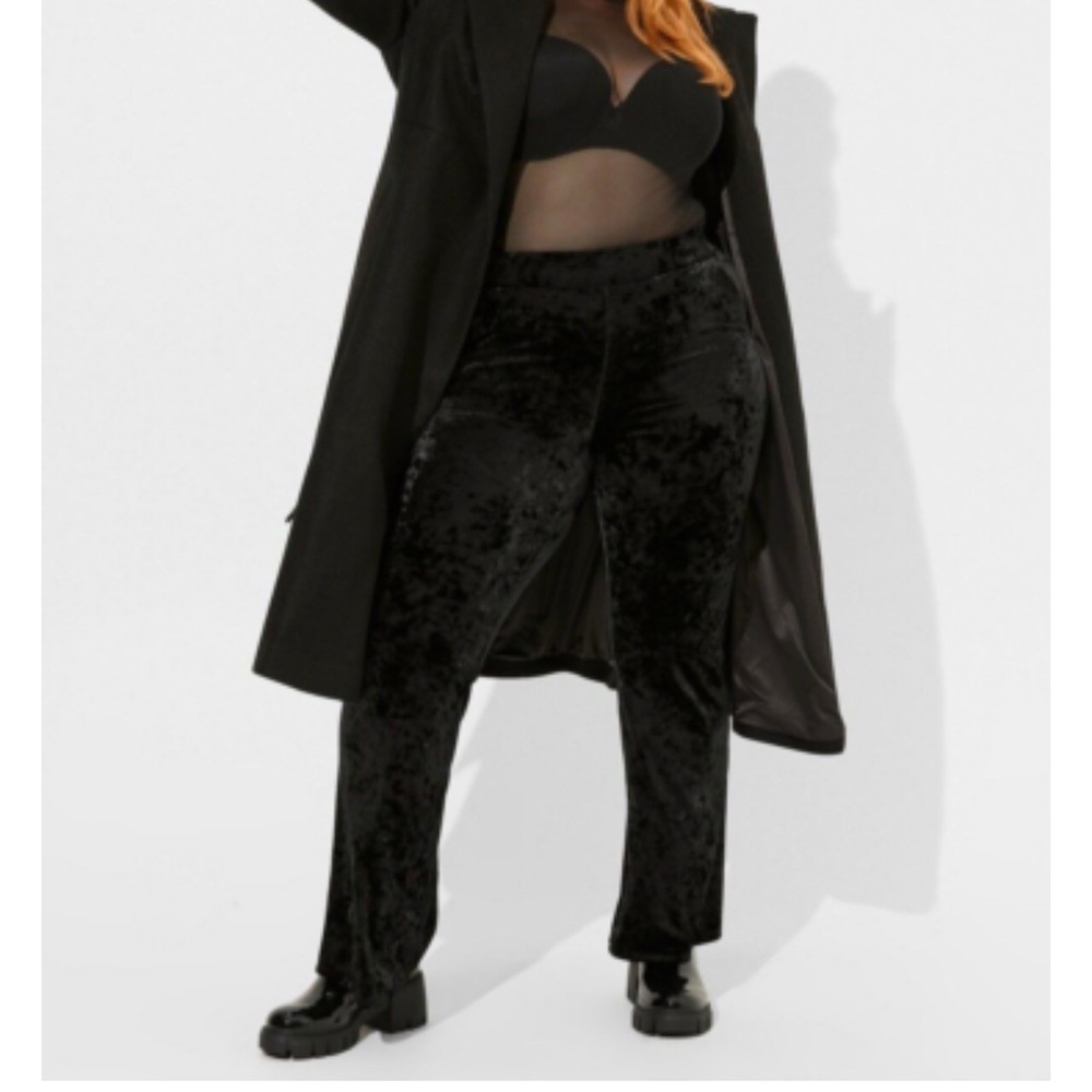 Torrid Black Crushed Velvet Flare Pants Plus Size 2 High Rise Pull On Trousers